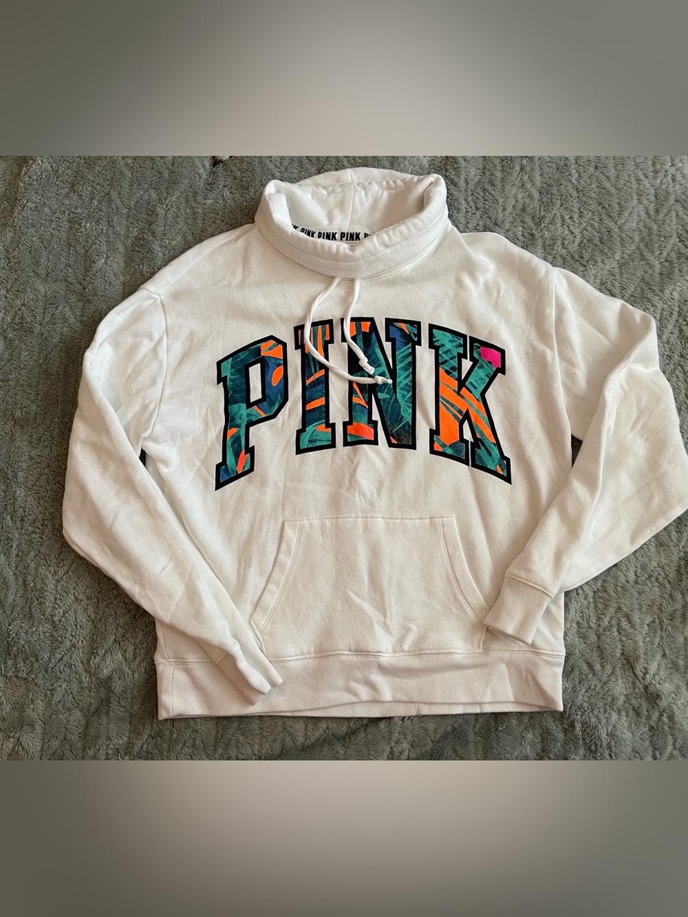 Women’s PINK Sweater Size Small